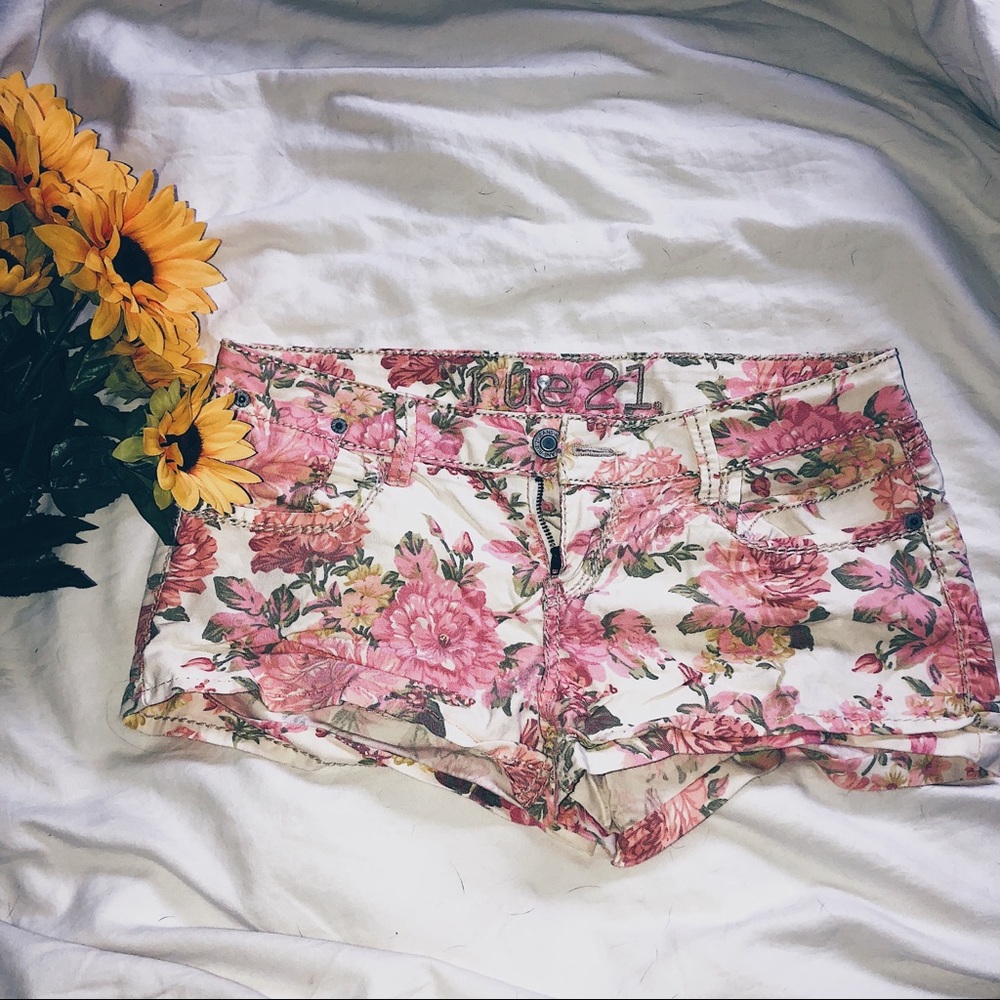 rue 21 floral shorts 💐